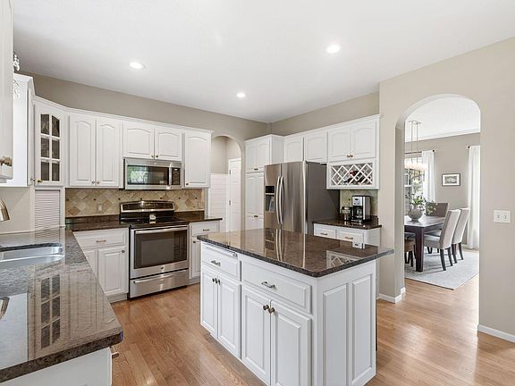 4th image of 14904 River Oak Ct