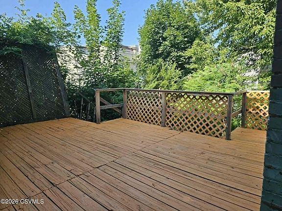 5th image of 110 Birch St