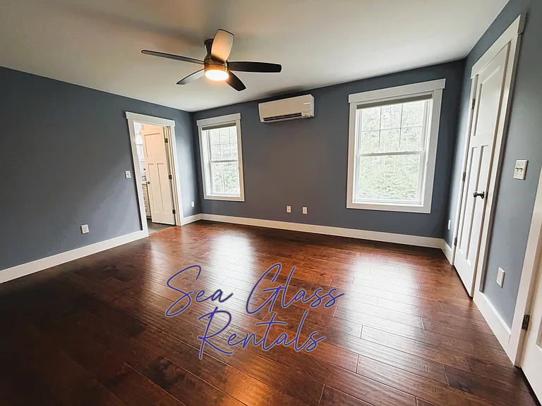 Beacon Dr — Photo 24