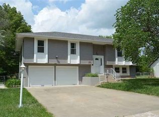 3808 SW 34th St, Topeka, KS 66614