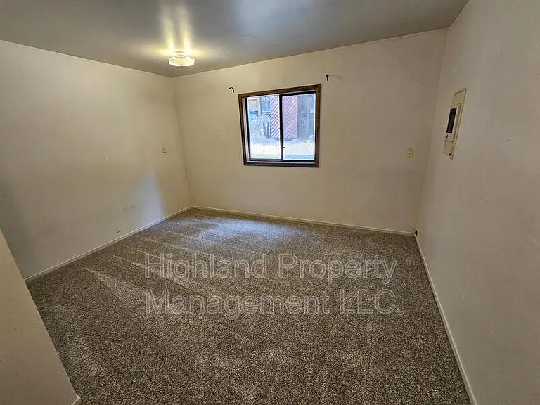 1170 NE Harvey Rd #B — Photo 5