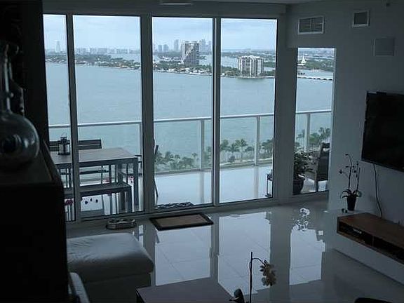 2nd image of 2020 N Bayshore Dr APT 1909