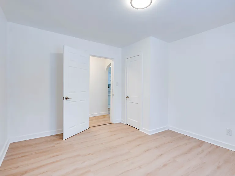 6 Lawrence Ave — Photo 15