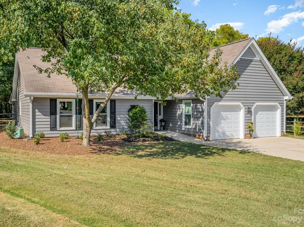 12001 Lazy Willow Ln, Charlotte, NC 28273