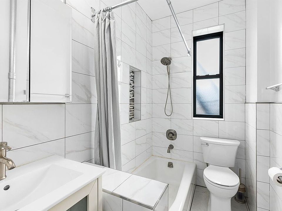 1st image of 270 Seaman Ave APT D6