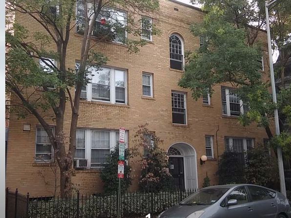 719 D St NE APT 304