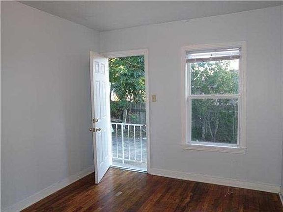 4th image of 4501 Lareina Dr #B