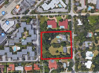 9100 SW 69th Ct, Pinecrest, FL 33156