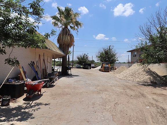 5th image of 2309 El Indio Hwy