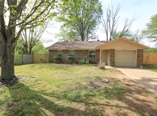 2304 W Spruce St, Rogers, AR 72756