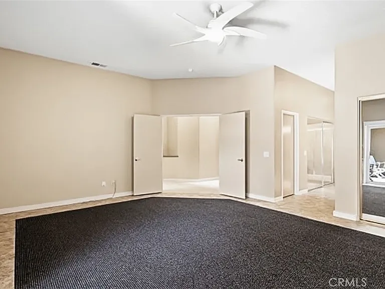 240 W Kavenish — Photo 15