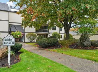1100 Salem St APT 75, Lynnfield, MA 01940