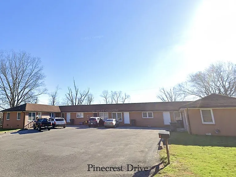 Skyline Apartments — Photo 8
