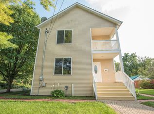 691 Eastview St, Elgin, IL 60120