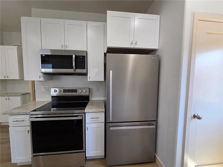 370 Riverfront Dr #2 — Photo 9
