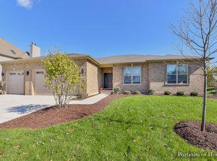 26001 Whispering Woods Cir, Plainfield, IL 60585