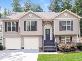 537 Greenridge Ln, Loganville, GA 30052
