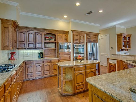 5th image of 4205 Crown Knoll Cir