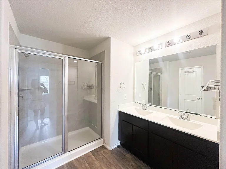 1807 Brady Shores Dr — Photo 9
