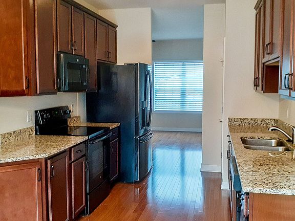 2nd image of 190 Phoenix Blvd NW