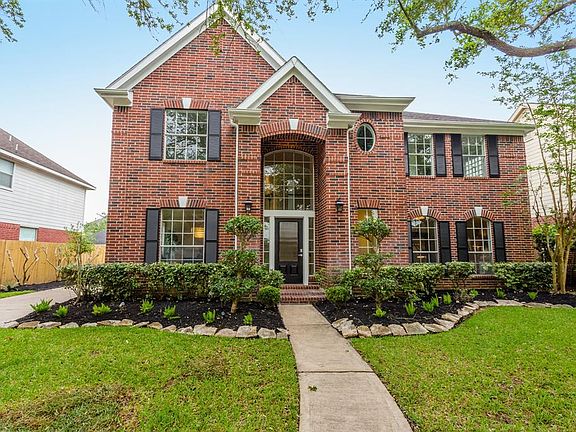2nd image of 2439 Plantation Bend Dr