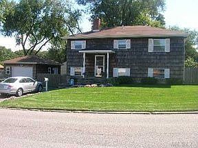 1st image of 2 La Salle Ln