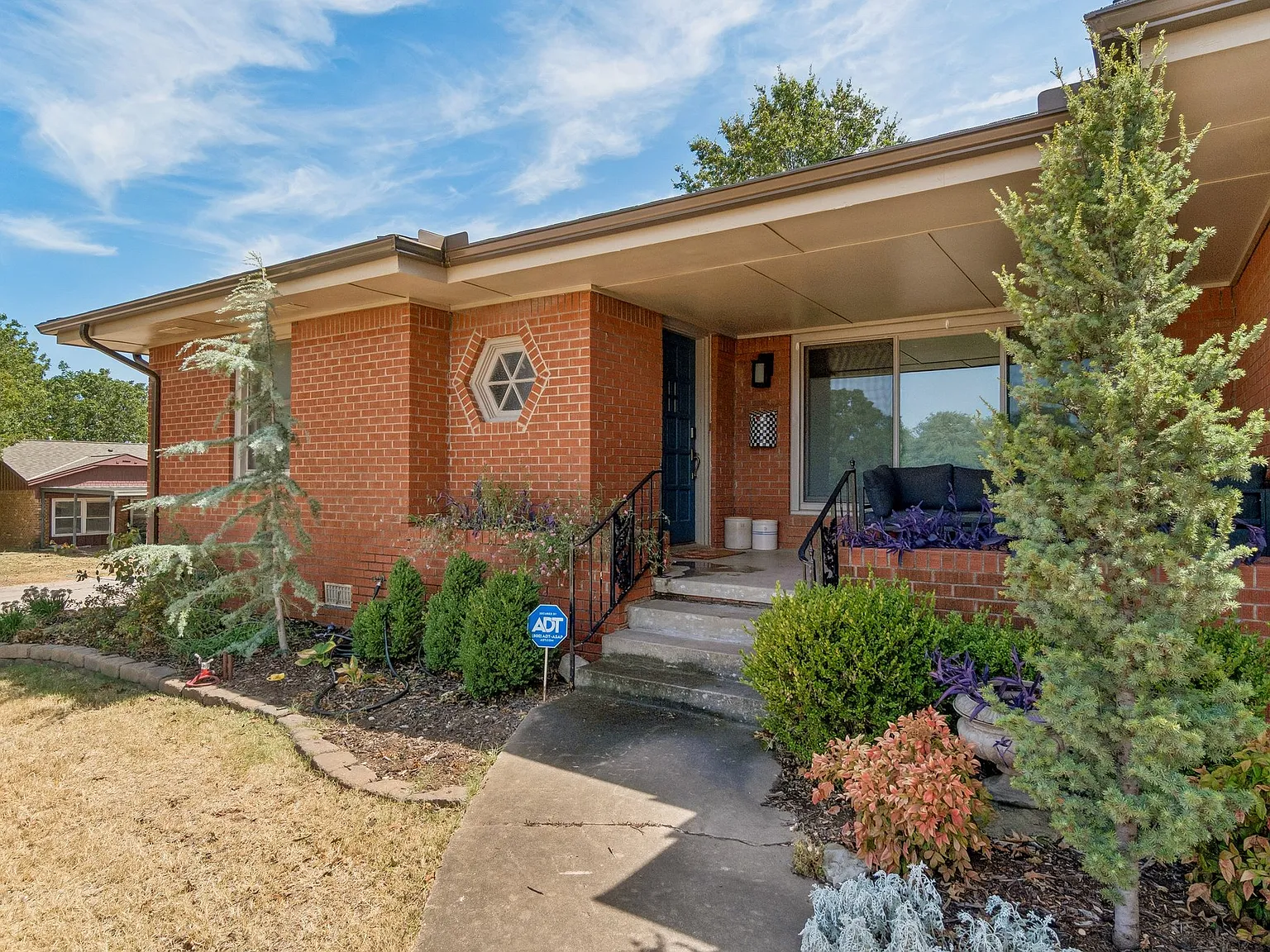 3 bed, 1523 sqft, $1,850 — Photo 3