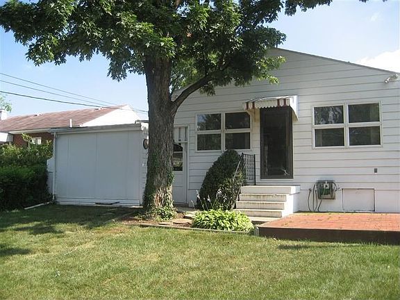 2nd image of 1307 Lindsey Ave