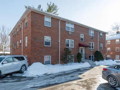 35 Montvale Ave APT 8, Woburn, MA, 01801