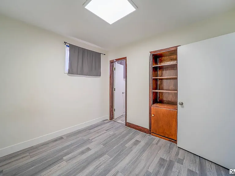 324 S James St — Photo 8