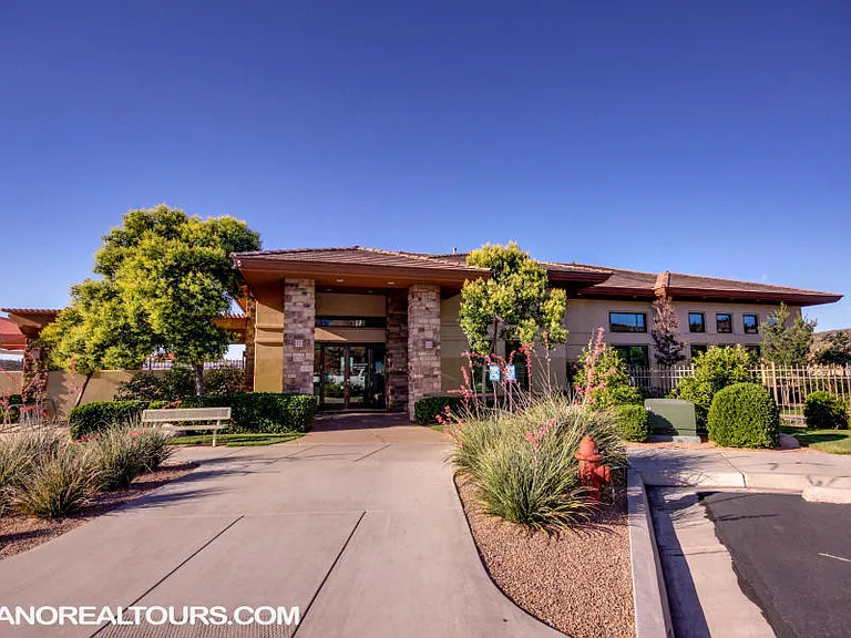 1233 N Spring Valley Dr — Photo 12