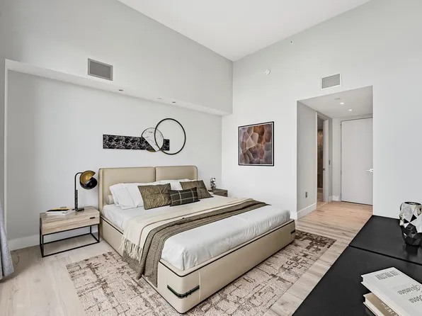 1000 Avenue At Port Imperial image 6 of 38