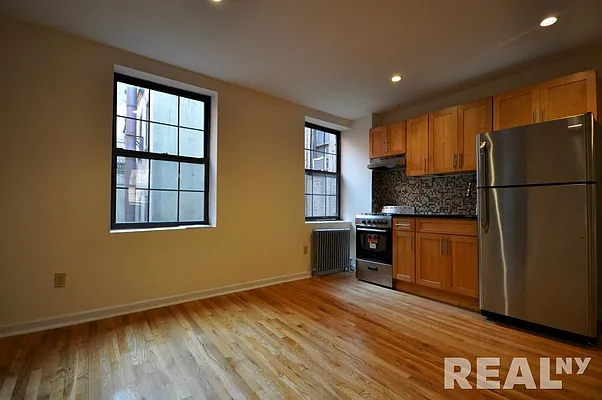 Rented by REAL New York | media 35