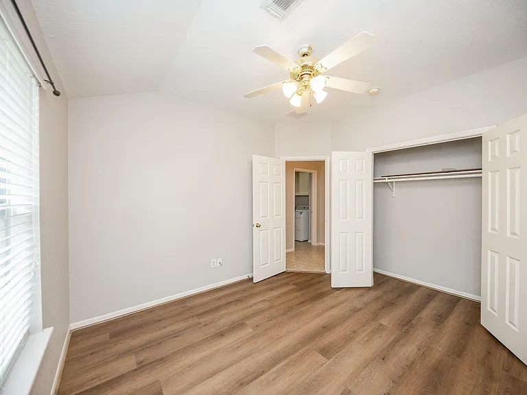 14618 Rochelle Ct — Photo 35