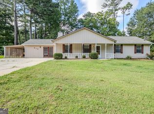 614 Blue Flag Ln, Fairburn, GA
