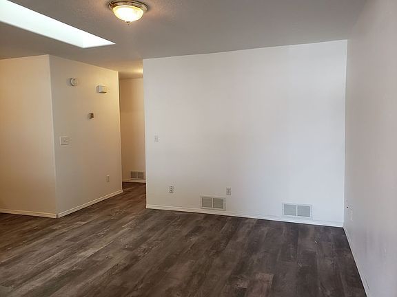 3rd image of 1532 Canyon Ave