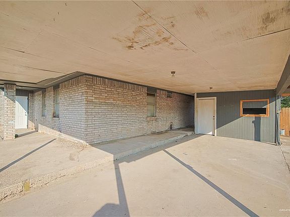 3rd image of 516 E Sherrye Ln