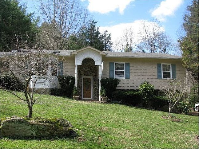 1st image of 1653 Mountain Circle Dr