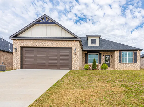 922 Sugar Loaf St, Prairie Grove, AR 72753