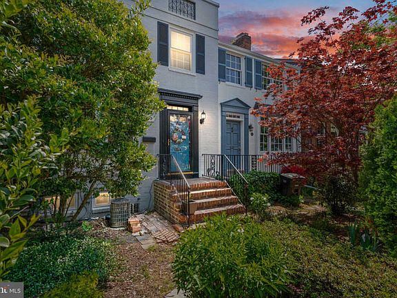 3rd image of 822 S Royal St