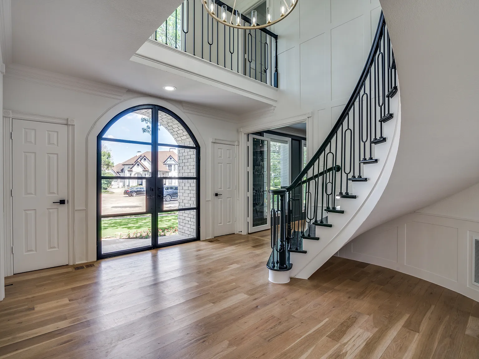 4 bed, 3.5 bath, 3507 sqft, $6,900 — Photo 3