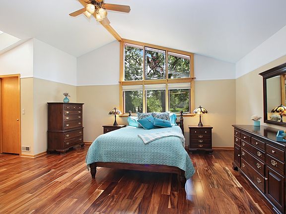 3rd image of 4325 Eisenhower Cir