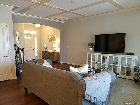 2nd image of 104 Park View Dr #2