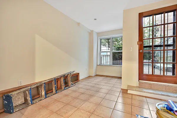 Rented by Compass | media 11