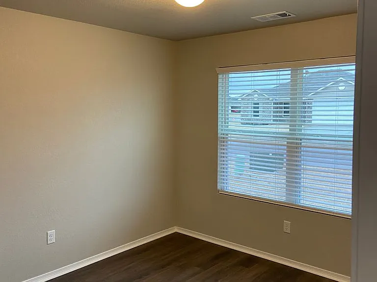 3828 Travers Ln — Photo 10
