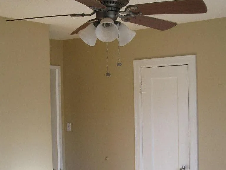 3410 E Clark St — Photo 10