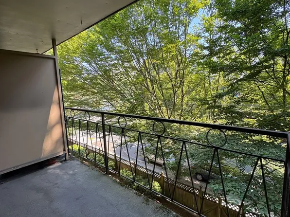 Thomas Manor, 1821 E Thomas St APT 304, Seattle, WA 98112