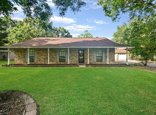 407 Branding Iron Cir, Angleton, TX 77515