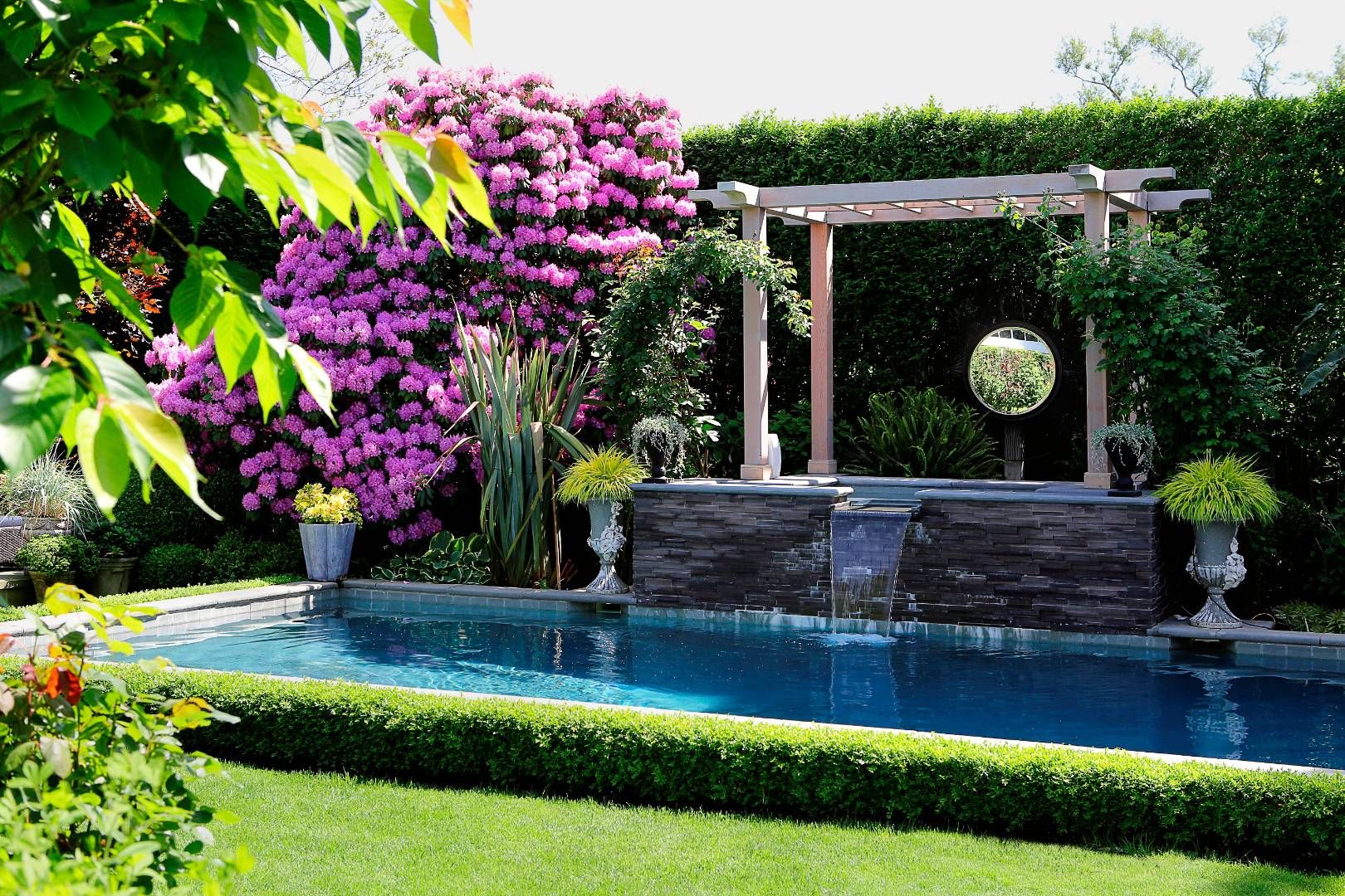  HEATED GUNITE POOL WITH WATERFALL JACUZZI