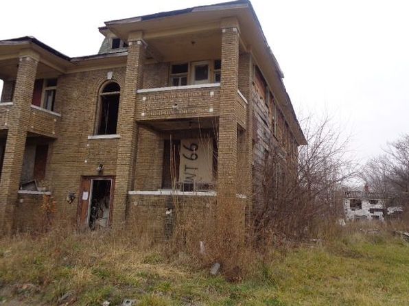 detroit-michigan-88432867 picture